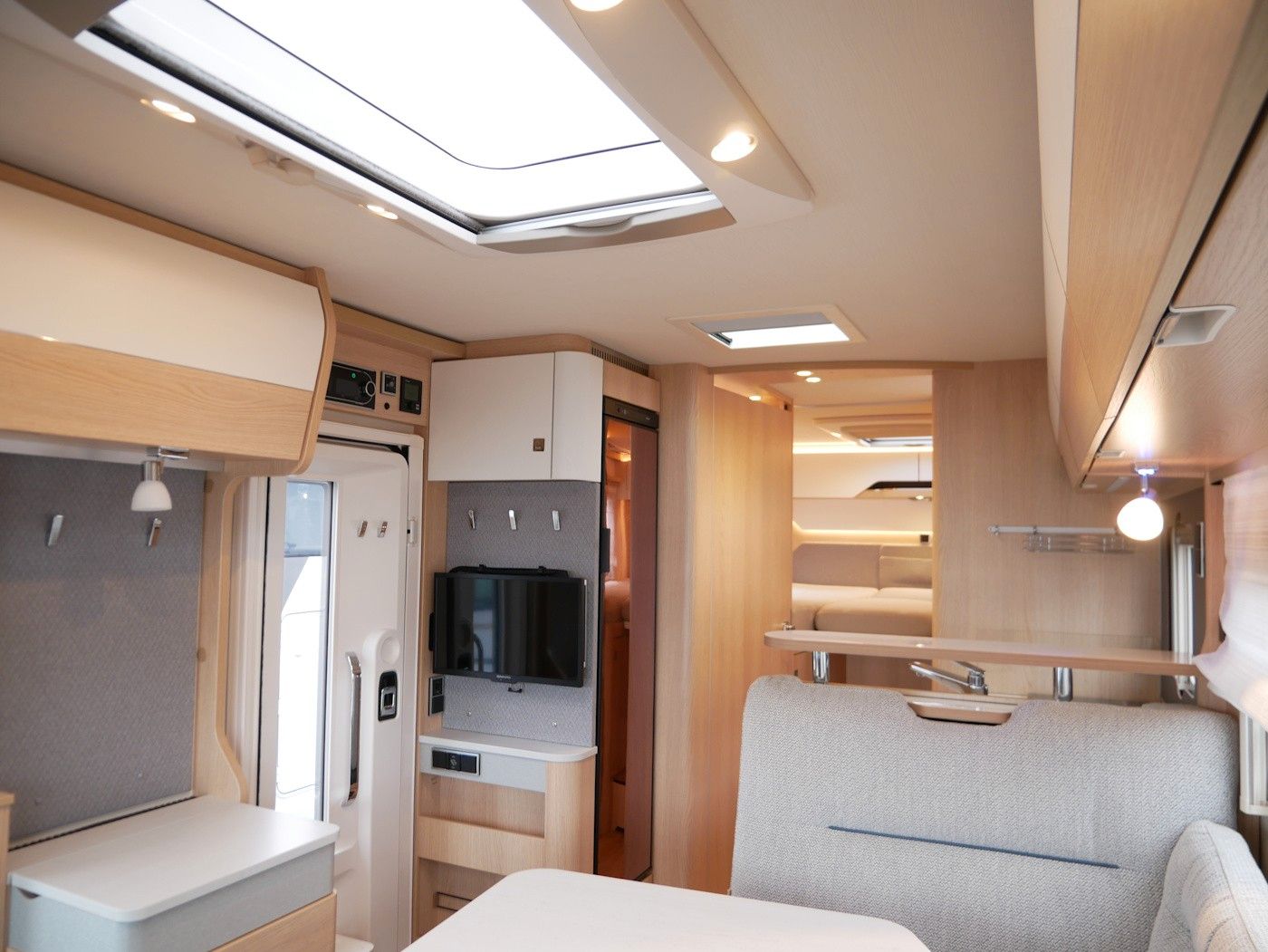 Fahrzeugabbildung HYMER / ERIBA / HYMERCAR BMC I 680 1.Hand Autom. Kamera Markise NAVI ALU