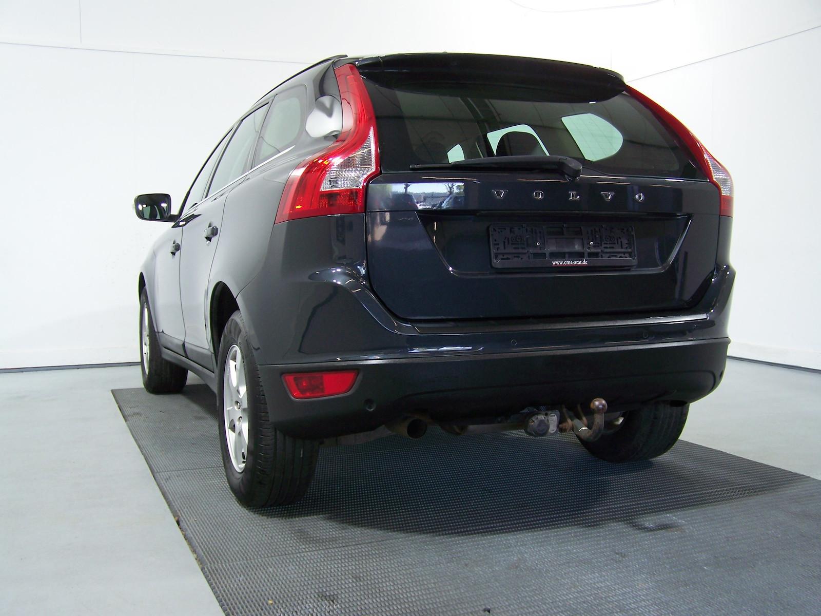 Volvo XC60 D5 Momentum Autom NAVI+LEDER+PDC
