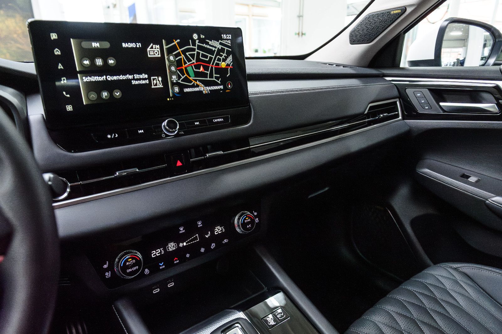 Fahrzeugabbildung Mitsubishi Outlander Top 4WD PHEV Leder LED 4xSHZ 360° HUD