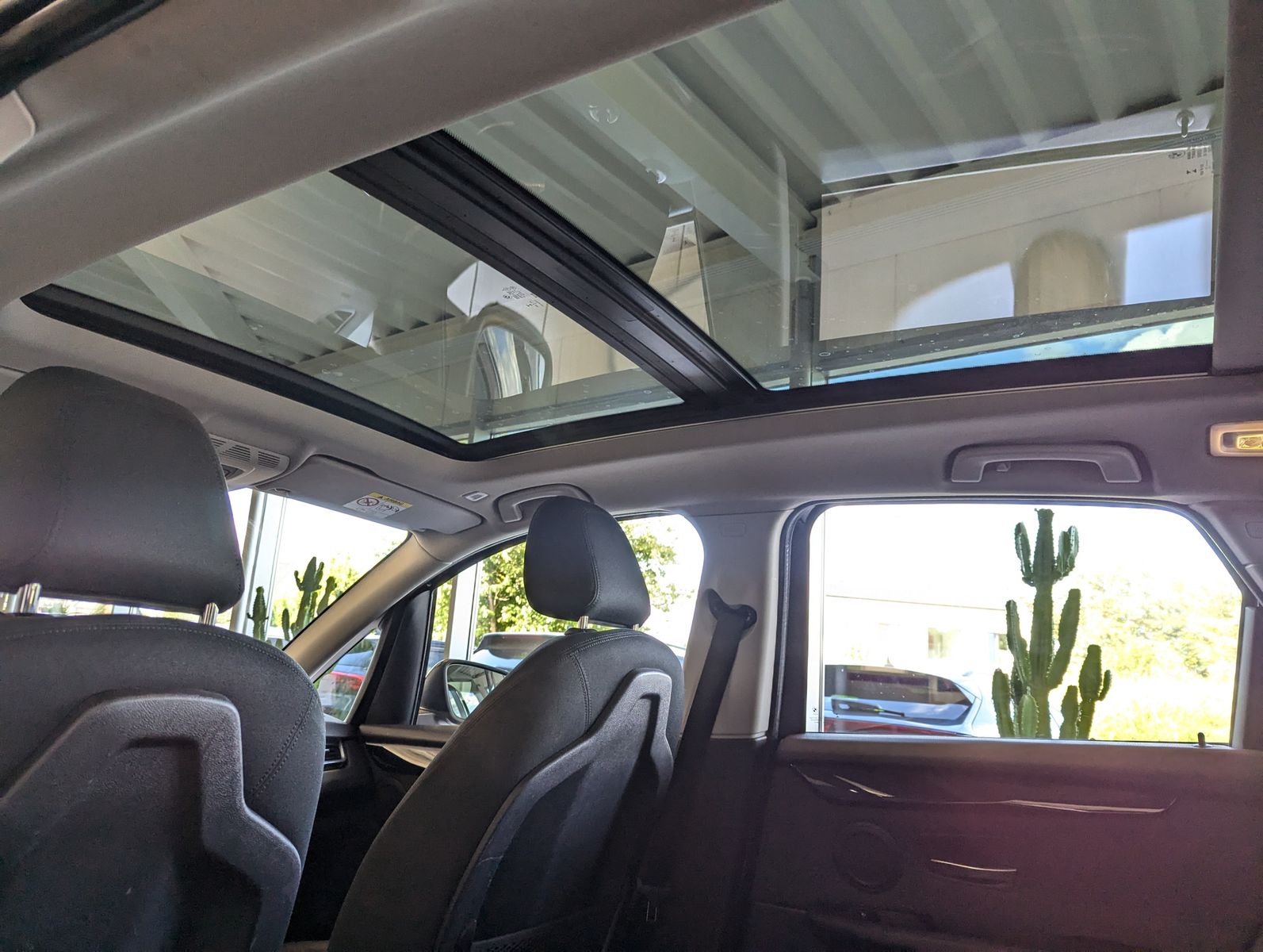 BMW 220 Active Tourer d xDrive LED Pano Navi SHZ AHK - Image 14