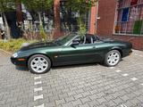 Jaguar XK8 Cabrio 4.0 V8 - Jaguar X-Type: Grün