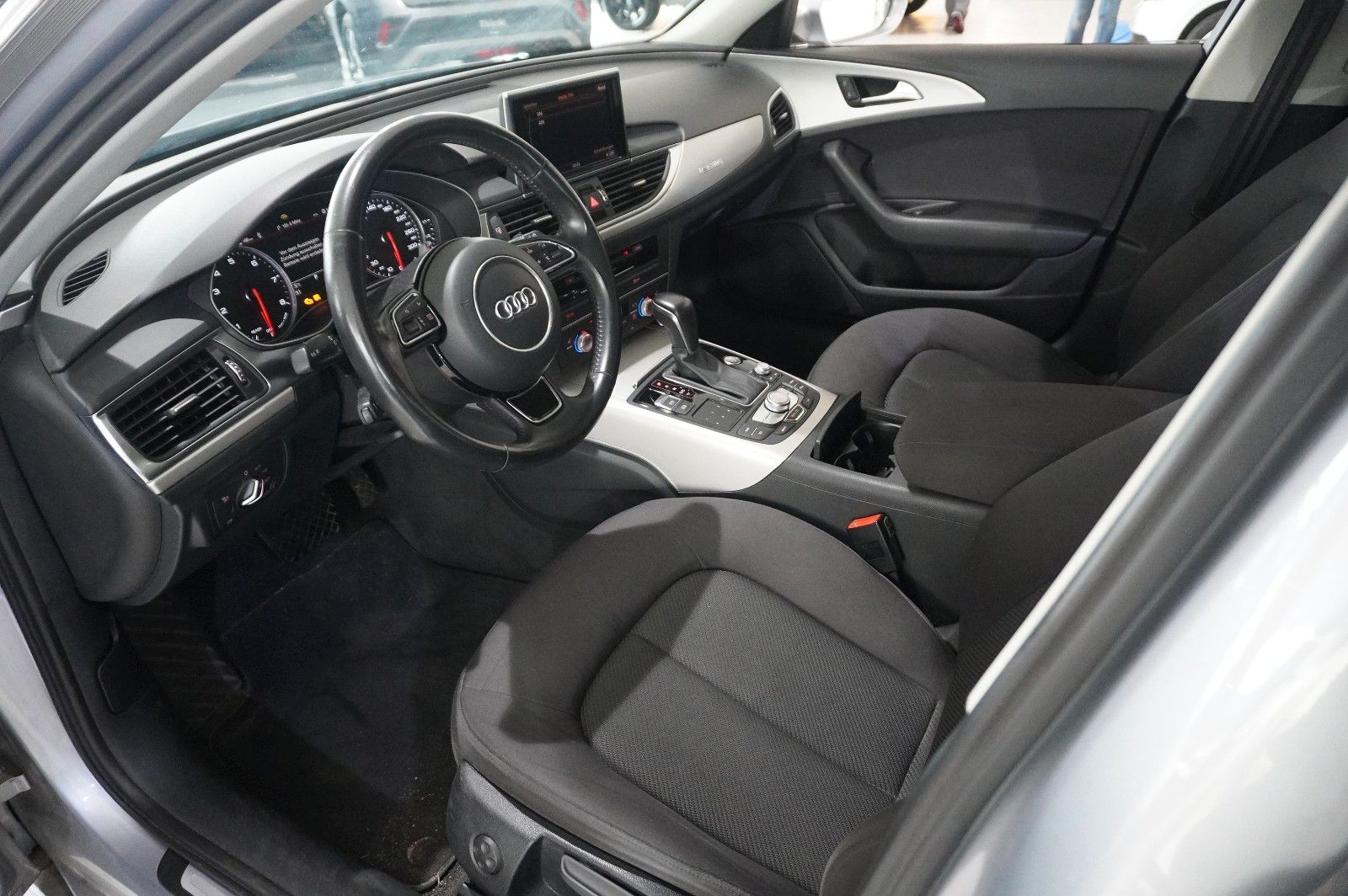 Fahrzeugabbildung Audi A6 Avant 2.0 TFSI QUATTRO NAVI/LED/KAMERA/SH/TÜV