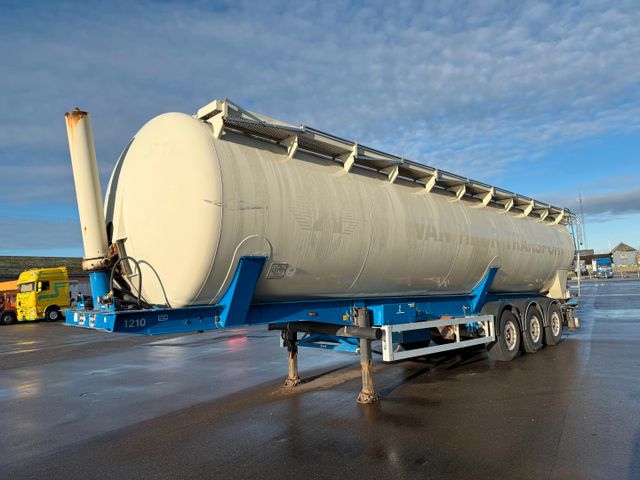 Feldbinder 3 axle 63 m3 Silo trailer