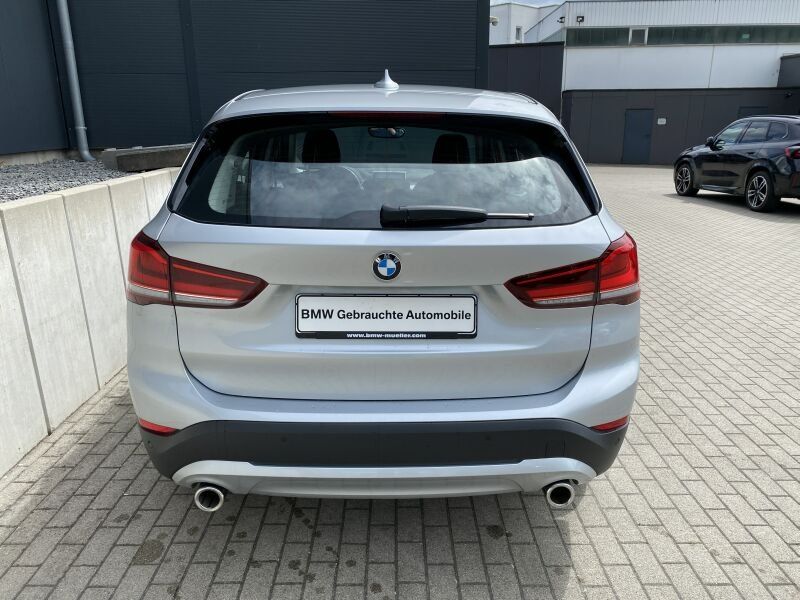 BMW X1 sDrive18d AHK/LED/NAVI/ParkAssi/TEMPO/SH foto 14