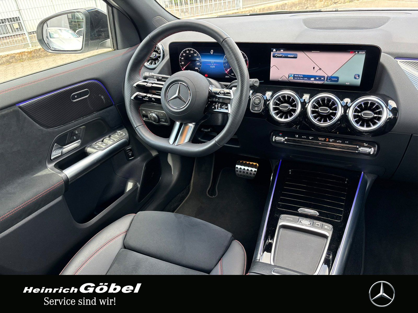 Fahrzeugabbildung Mercedes-Benz GLA 200 AMG*PANO*AHK*APPLE-CARP*360°KA*DISTRONIC