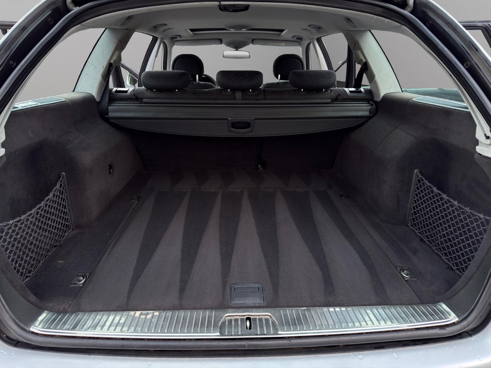 Mercedes-Benz E200 2005 — photo 24