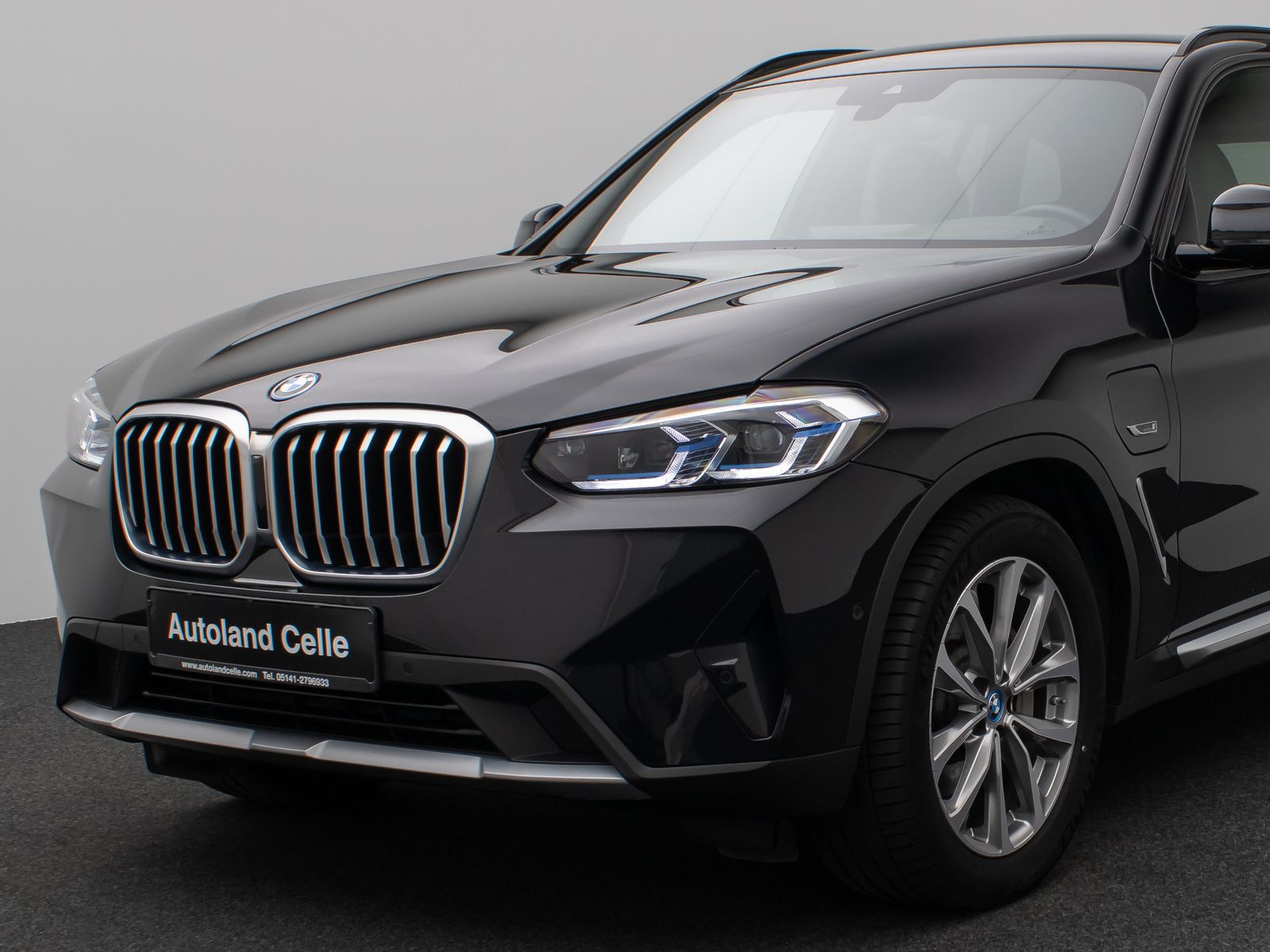Fahrzeugabbildung BMW X3 xD30e Laser HUD DAB HiFi AHK Komfort 19Zoll
