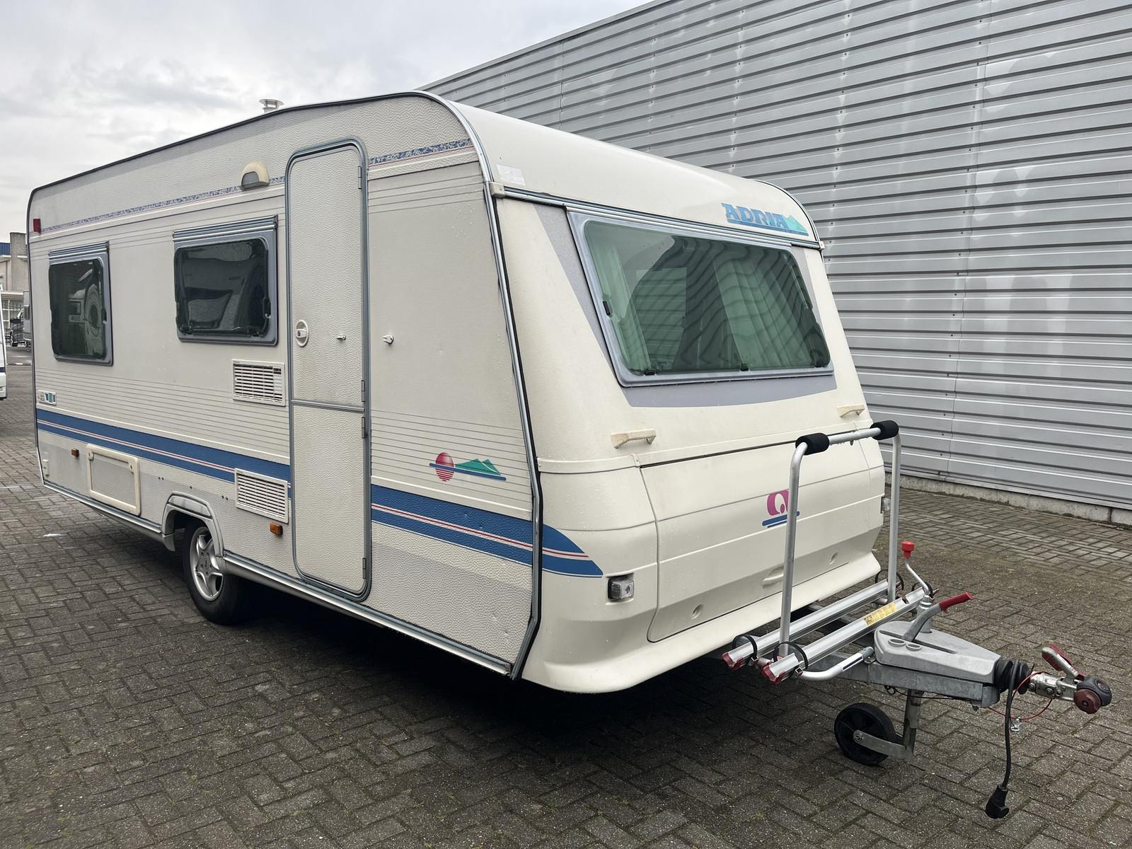 Adria Unica B 462 DP