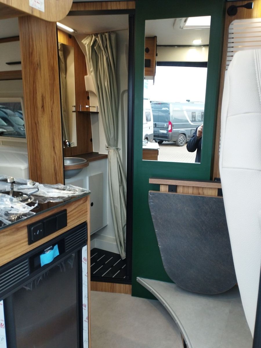 Fahrzeugabbildung Karmann Dexter DE 600 Markise, Captain-Chair-Sitze