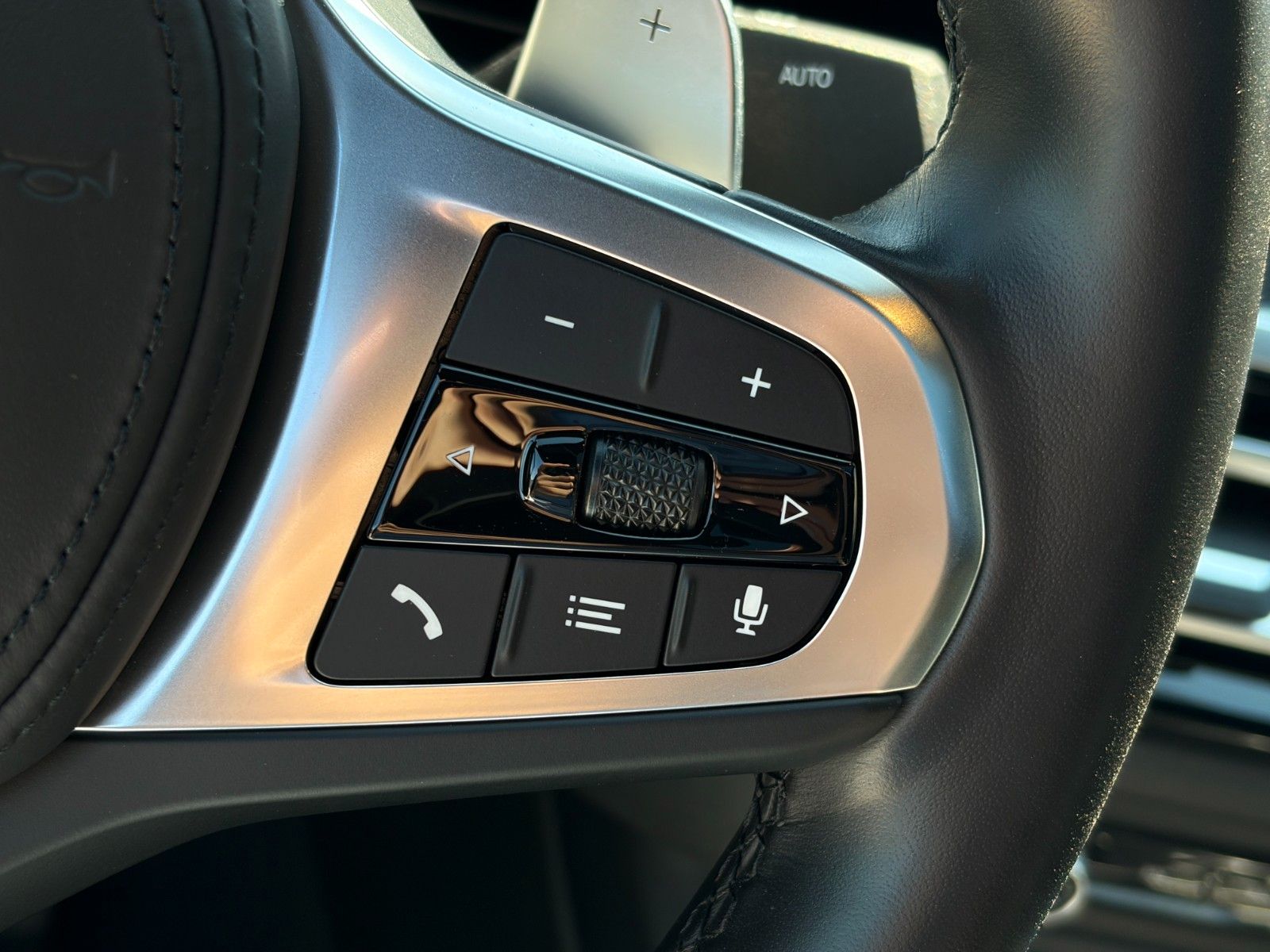 Fahrzeugabbildung BMW 320i Limo M Sport TEMP HD GSD Galvanik Alcantara