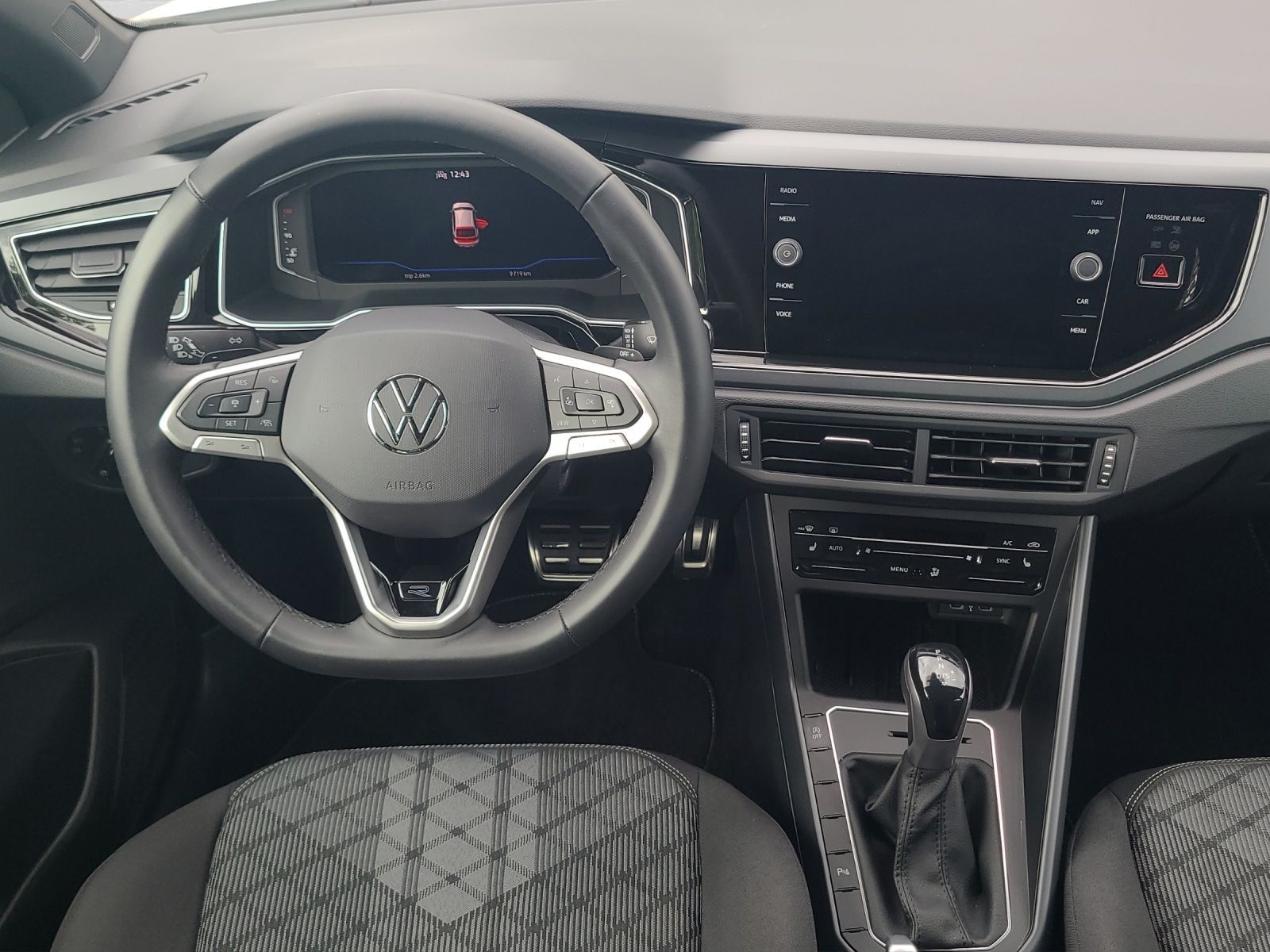 Volkswagen Taigo 1.5 TSI DSG R-LINE MATRIX NAVI ASSIST KAME foto 5