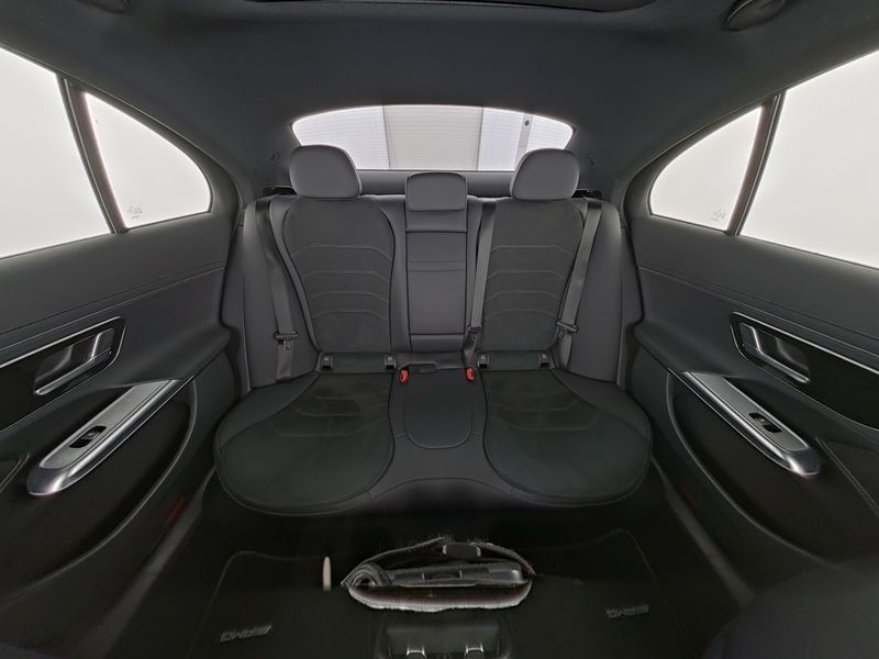 Fahrzeugabbildung Mercedes-Benz E 220 d AMG*SUPERSCREEN*PANO*20"ZOLL*DISTRONIC*
