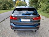 BMW X1 xDrive20i Sport Line AHK +HUD 1.Hand TÜV neu - BMW X1 von privat