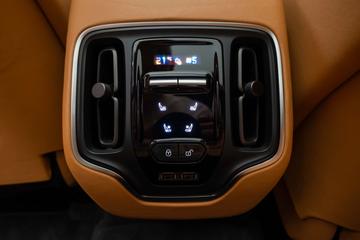 صورة مصغرة 36 لـ 2021 Aston Martin DBX
