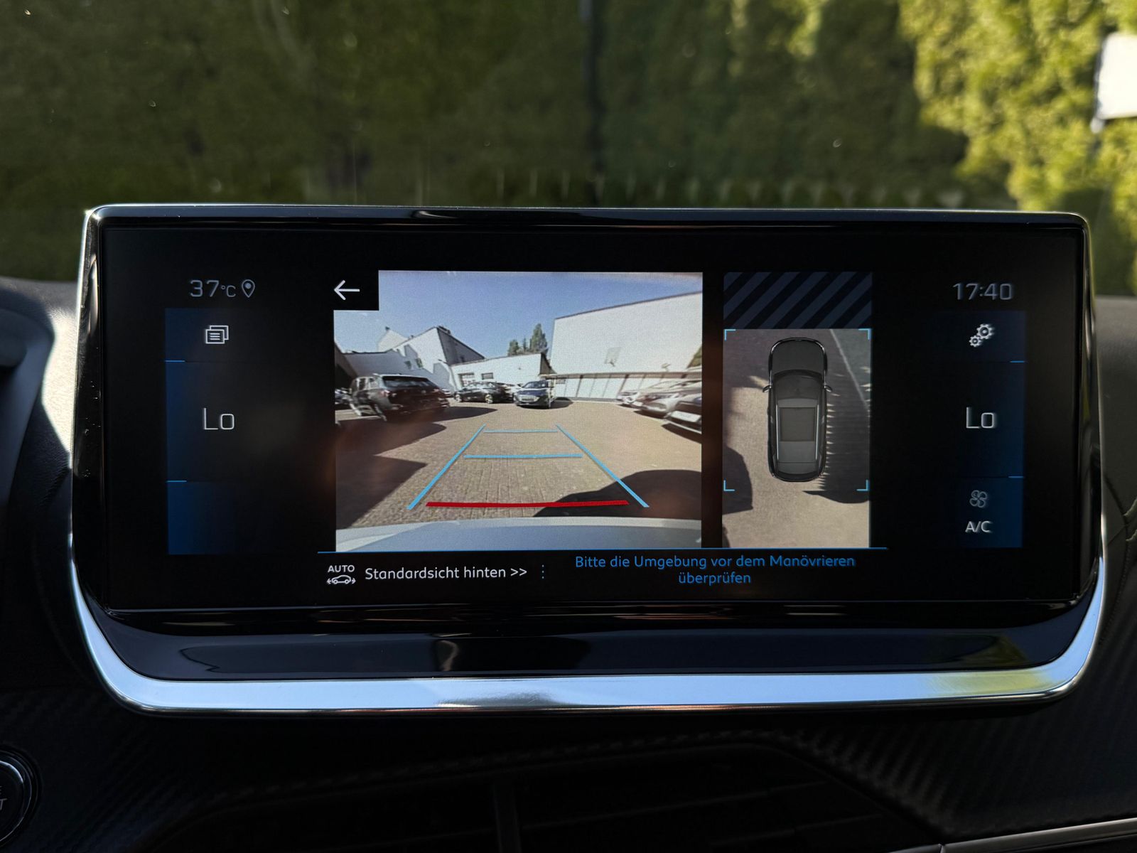 Fahrzeugabbildung Peugeot 2008 GT 1.5 Blue-HDI LED+NAV+KAM+PANO+AMBI+SHZ+
