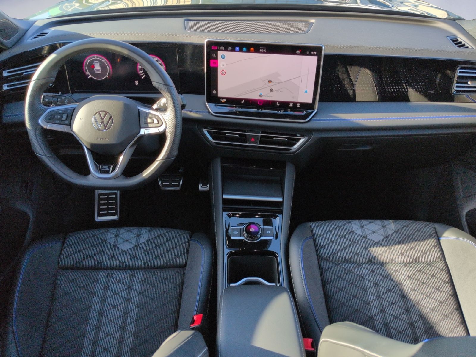 Tiguan 2.0 TDI DSG R-Line AHK+KAMERA+MATRIX+