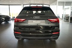 AUDI Q3 40 TFSI quattro S line | MMI Navi | Matrix AUDI Q3 40 TFSI quattro S line | MMI Navi | Matrix