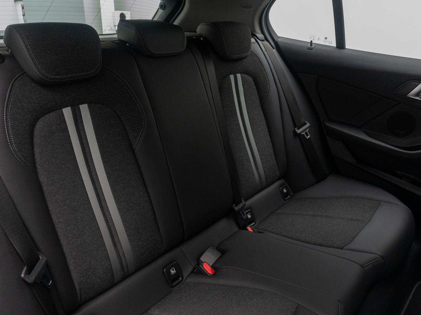 Fahrzeugabbildung BMW 118i Sport Line DAB CockPitPr PDC Fernlichtassis