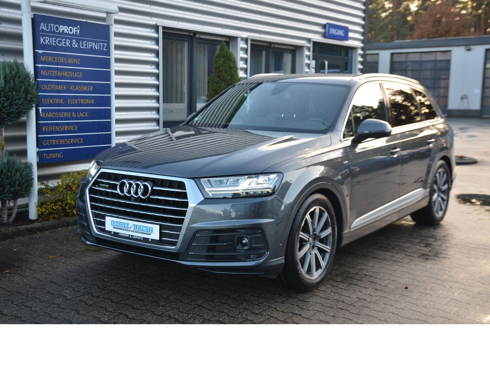 AUDI Q7 S-LINE Luftfederung Sound el.Ahk.Memory etc..
