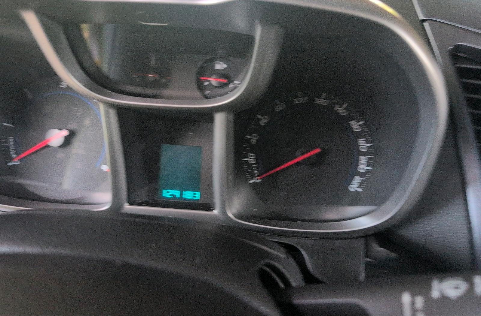 Chevrolet Orlando 2012 — interior