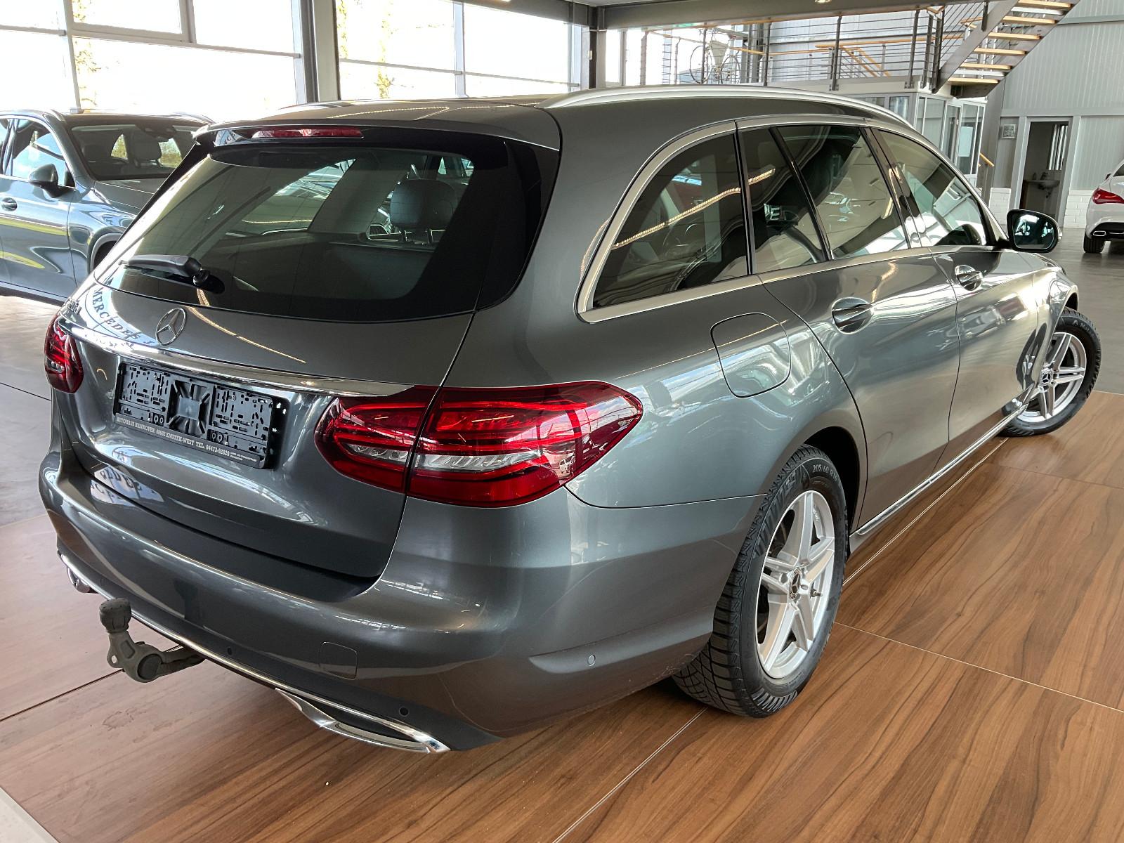 Mercedes-Benz C 220d T Avantgarde KAMERA/SPUR/AHK/LED/FLA