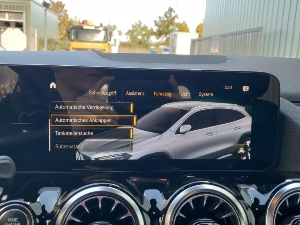 Fahrzeugabbildung Mercedes-Benz GLA 200 AMG*Night*LED*KeyLess*SpurH*ParkAss*RFK