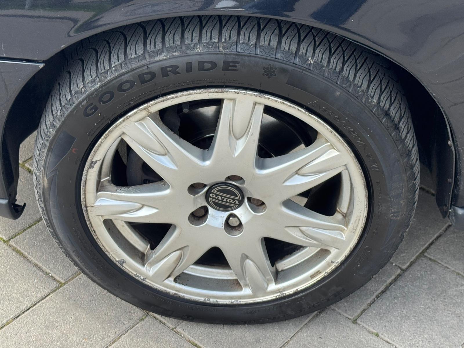 Volvo V70 2004 — photo 24