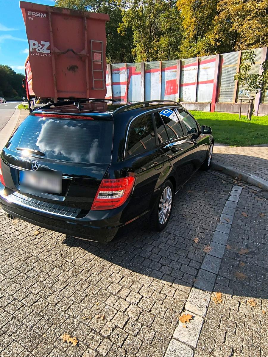 Mercedes-Benz C200 2011 — photo 7