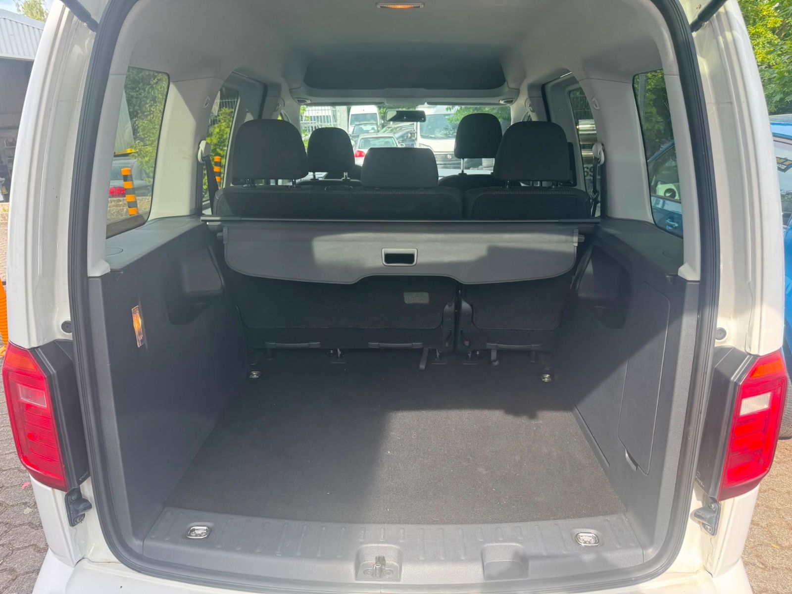 Fahrzeugabbildung Volkswagen Caddy PKW BMT Navi+Bluetooth+Sitzheizung
