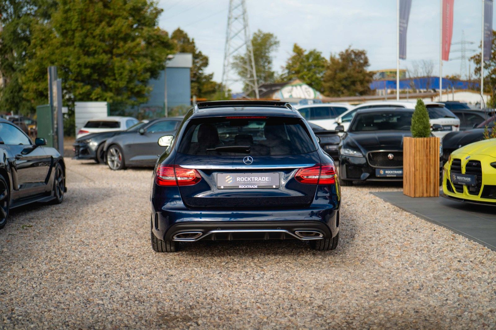 Fahrzeugabbildung Mercedes-Benz C 300 AMG | ACC | Pano | Mulitbeam | Widescreen