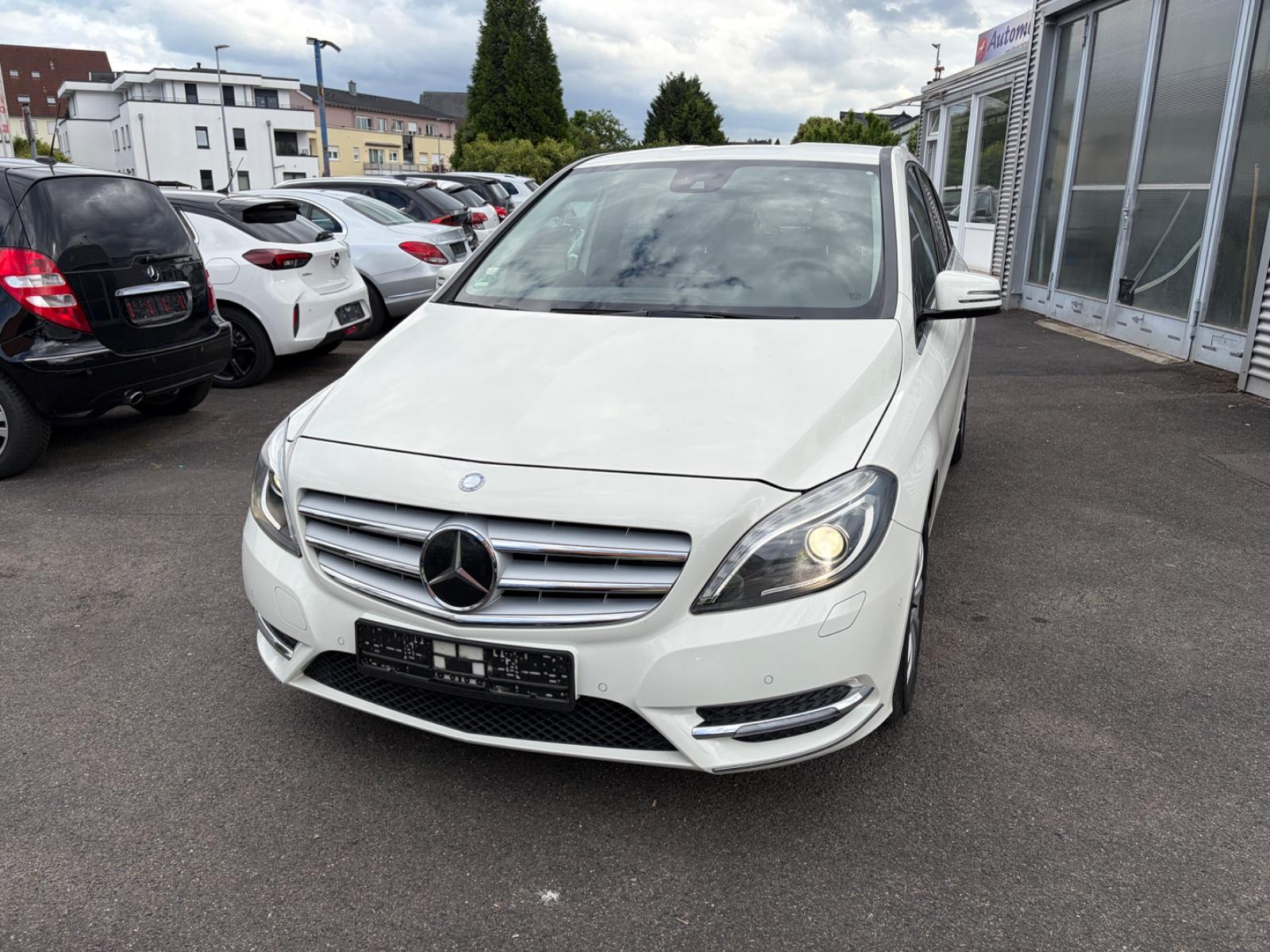 Mercedes-Benz B 200 CDI Leder LED Navi Automatik