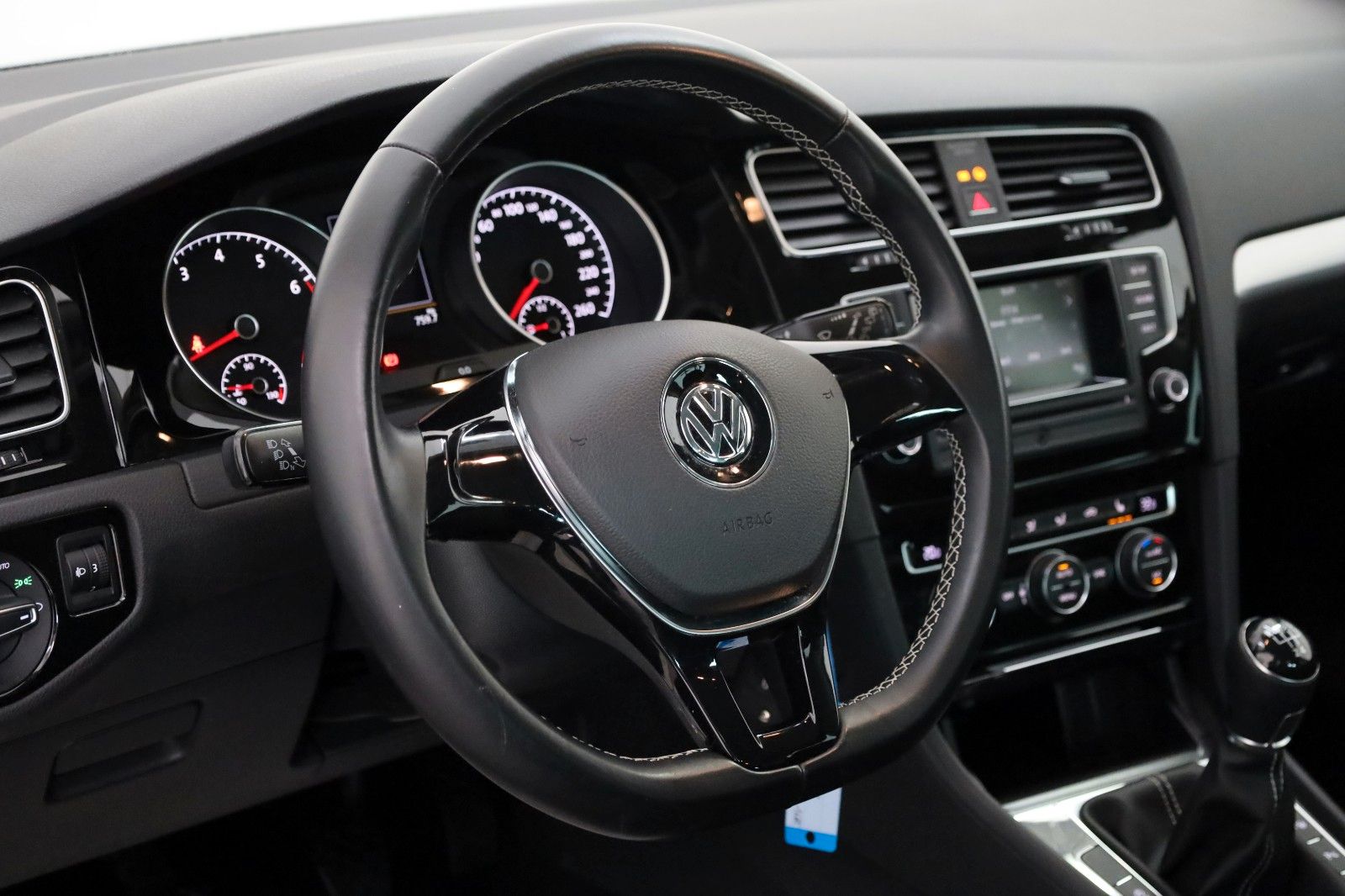 Fahrzeugabbildung Volkswagen Golf VII Lim. Cup SH,PDC vo.+hi.,Allwetterreifen