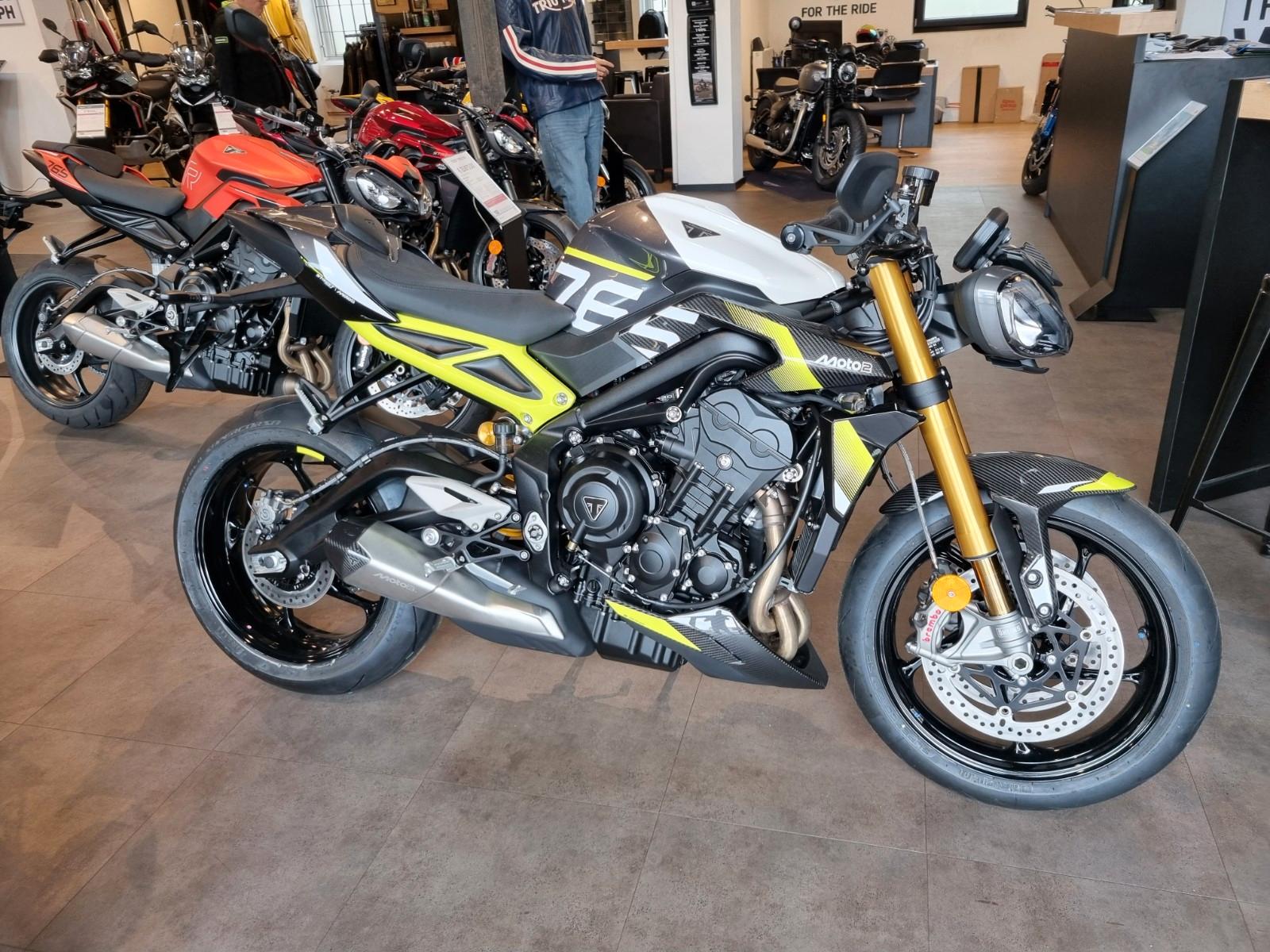Triumph Street Triple RS   Moto 2 Edition