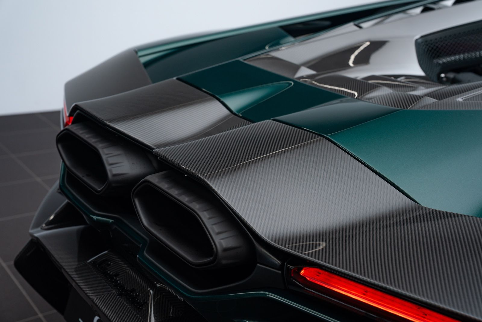 Fahrzeugabbildung Lamborghini Revuelto FULL CARBON/LIFT/PASSENGER/MY 26