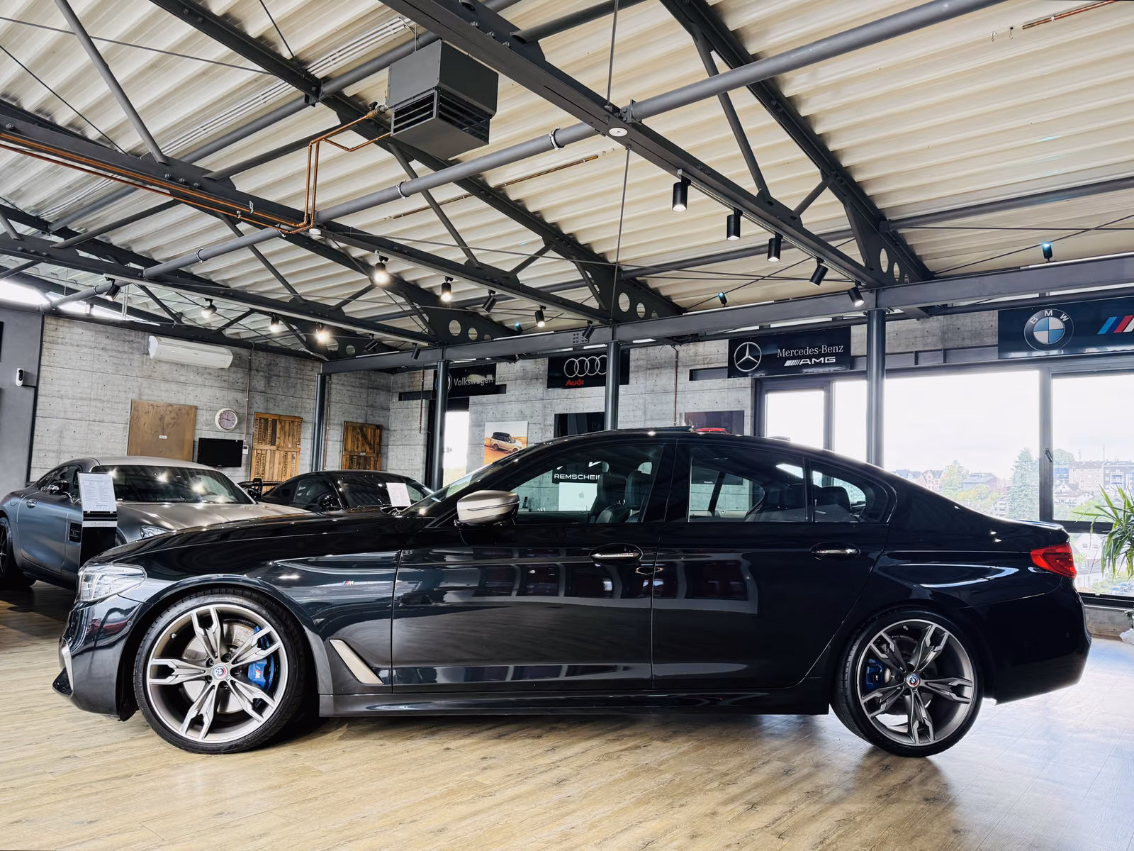 BMW M550 i xDrive*G.SHD*ACC*KAMERA*HUD*HARMAN/KARDON
