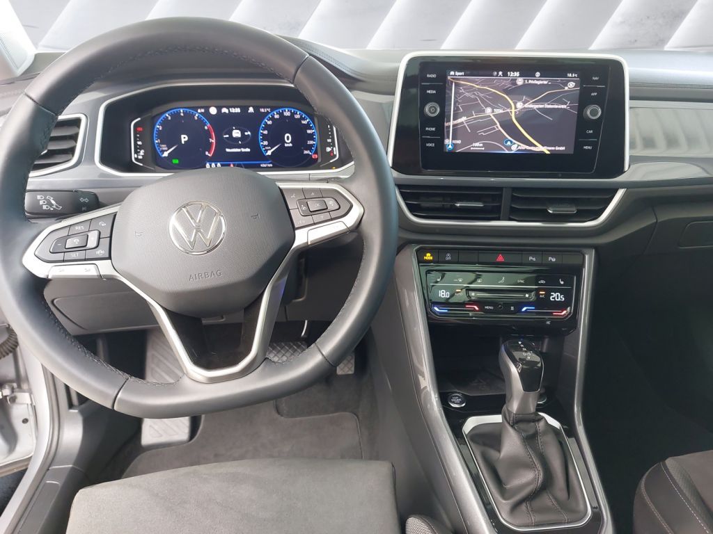 Fahrzeugabbildung Volkswagen T-Roc 1.5 TSI Style Standheizung Panoramadach