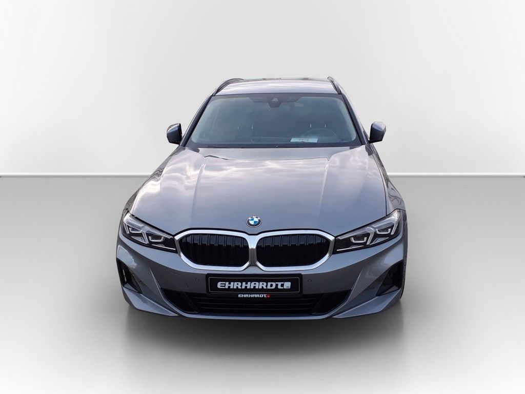 BMW 320d Touring XDrive Steptronic LED*NAV*SHZ*PDC*T foto 2