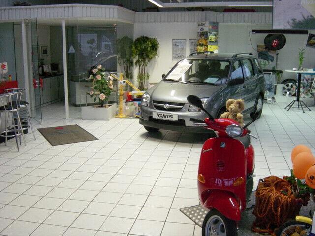 showroom-image-top