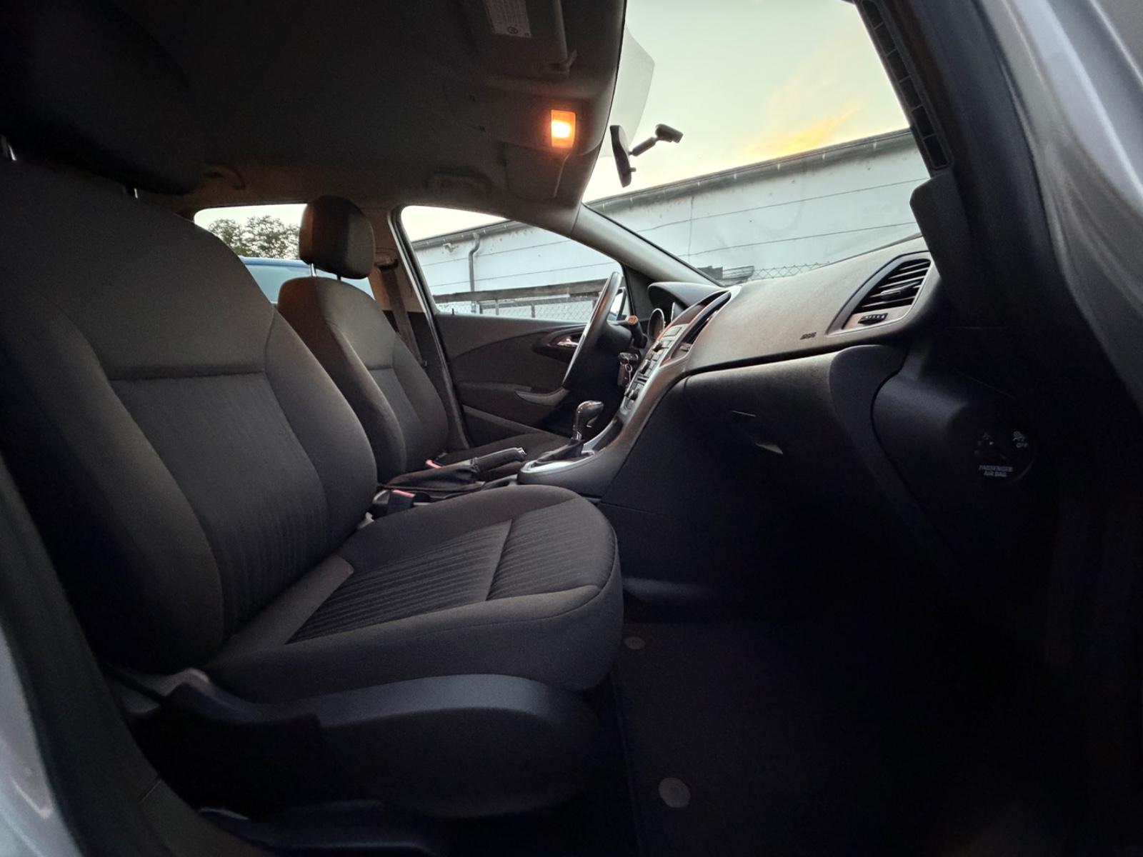 Opel Astra J Sports Tourer Selection/Automatik/Klima