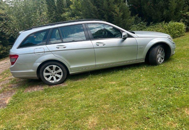 Mercedes-Benz C200 2010 — photo 6