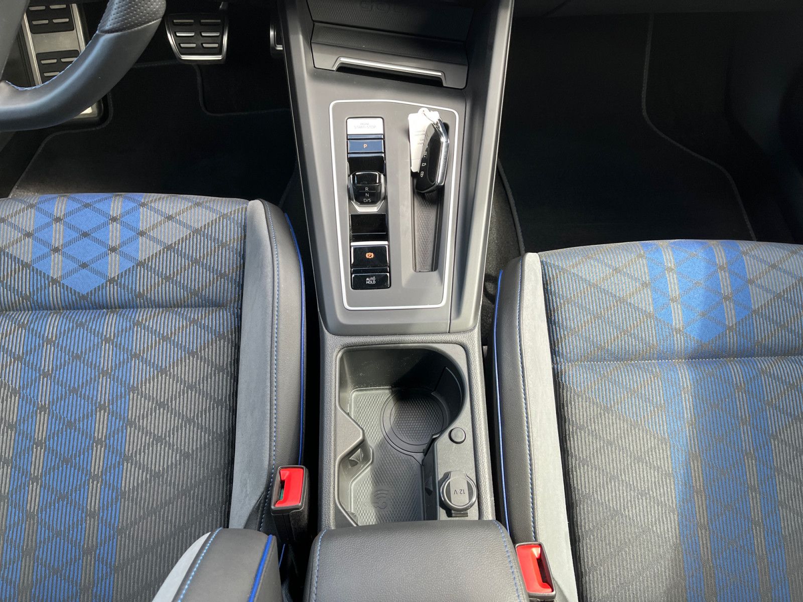Volkswagen Golf R 2.0TSI 4M DSG Harman Cam ACC Keyless Navi foto 8