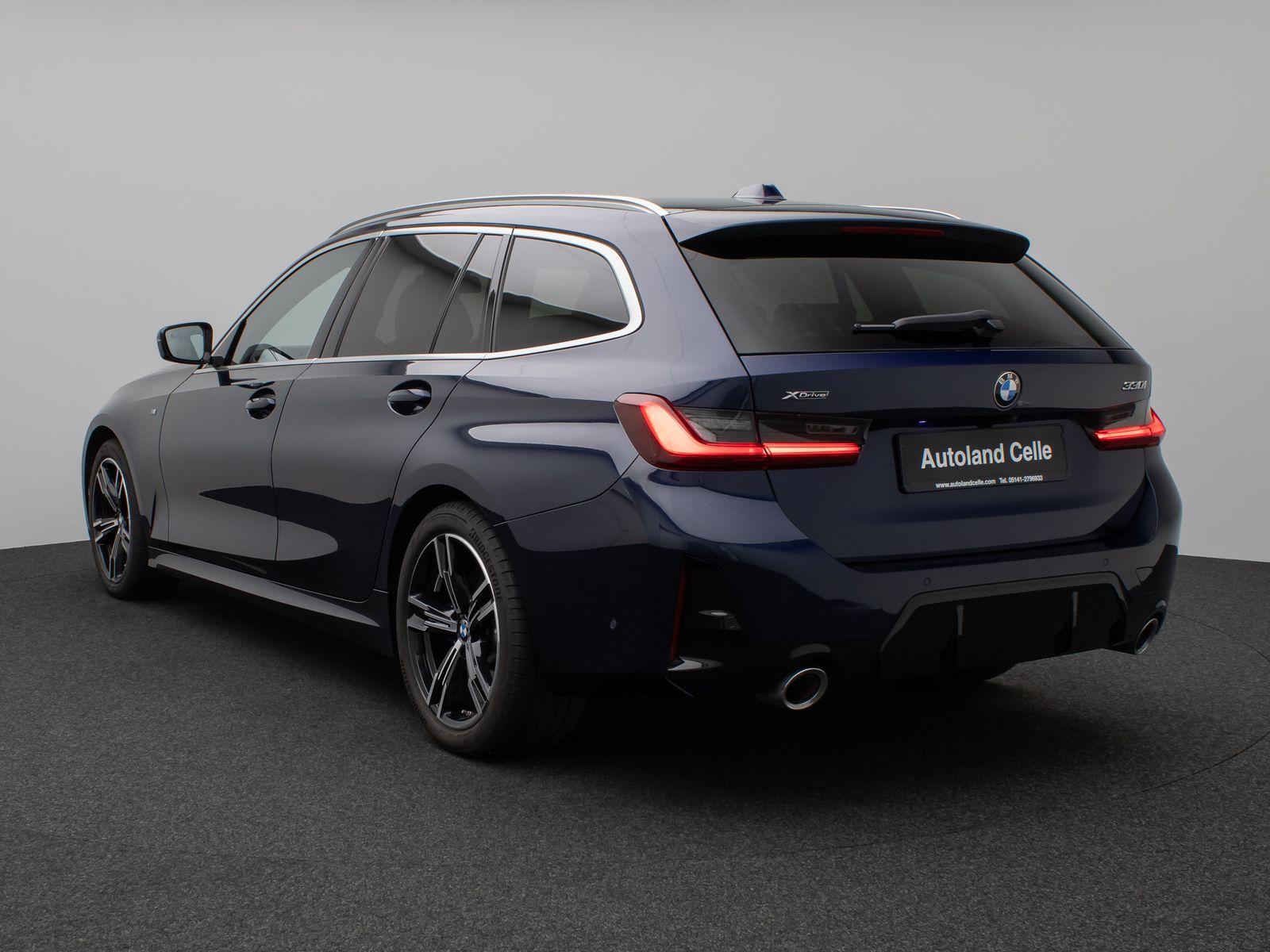 Fahrzeugabbildung BMW 330i xD M Sport Panorama Kamera HUD HiFi Komfort