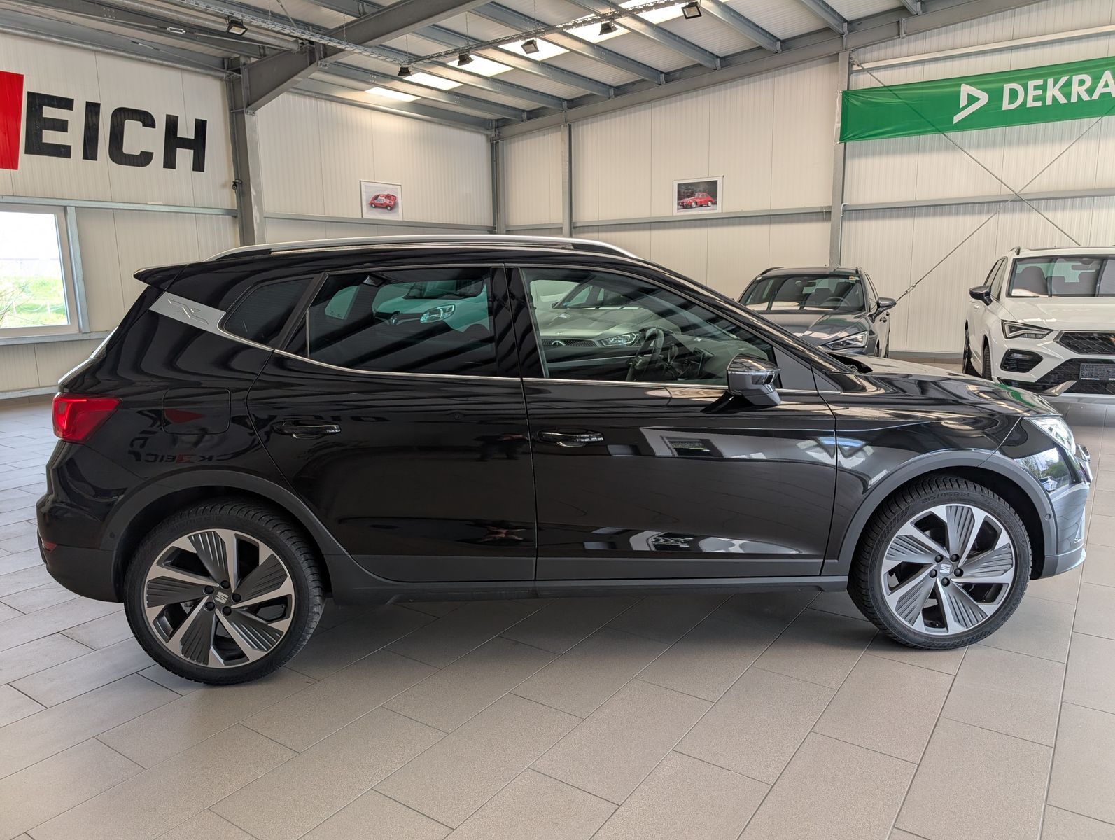 Fahrzeugabbildung SEAT Arona 1.5 TSI DSG FR LED ACC Cam Dinamica AHK 18
