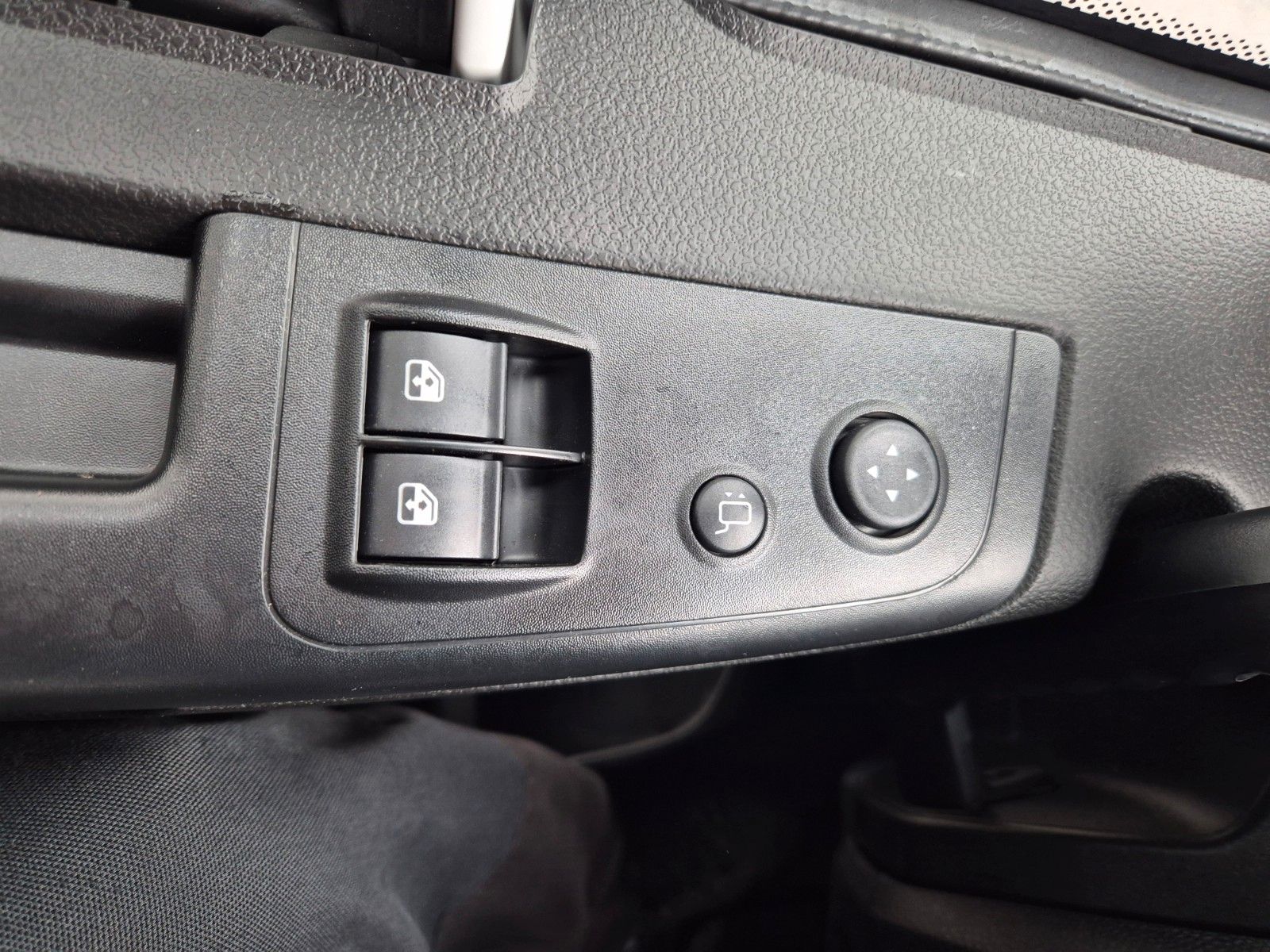 Fahrzeugabbildung Iveco Eurocargo ML75E19/P LBW  Spoiler Klima 3 Sitze