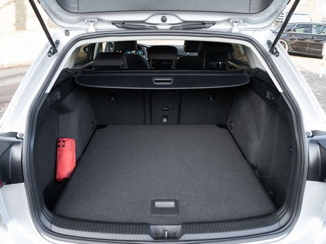 Golf VIII Variant Life TDI Navi AHK ACC Business