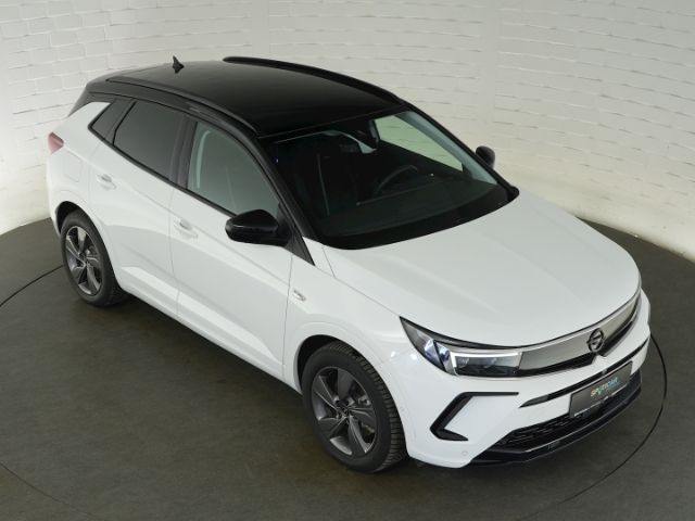 Grandland GSe PHEV 4X4 AT+AHK+NAVI+360 GRAD KAME