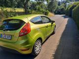 Ford Fiesta 1,3 51 kW Style Style - Ford Fiesta: Grün