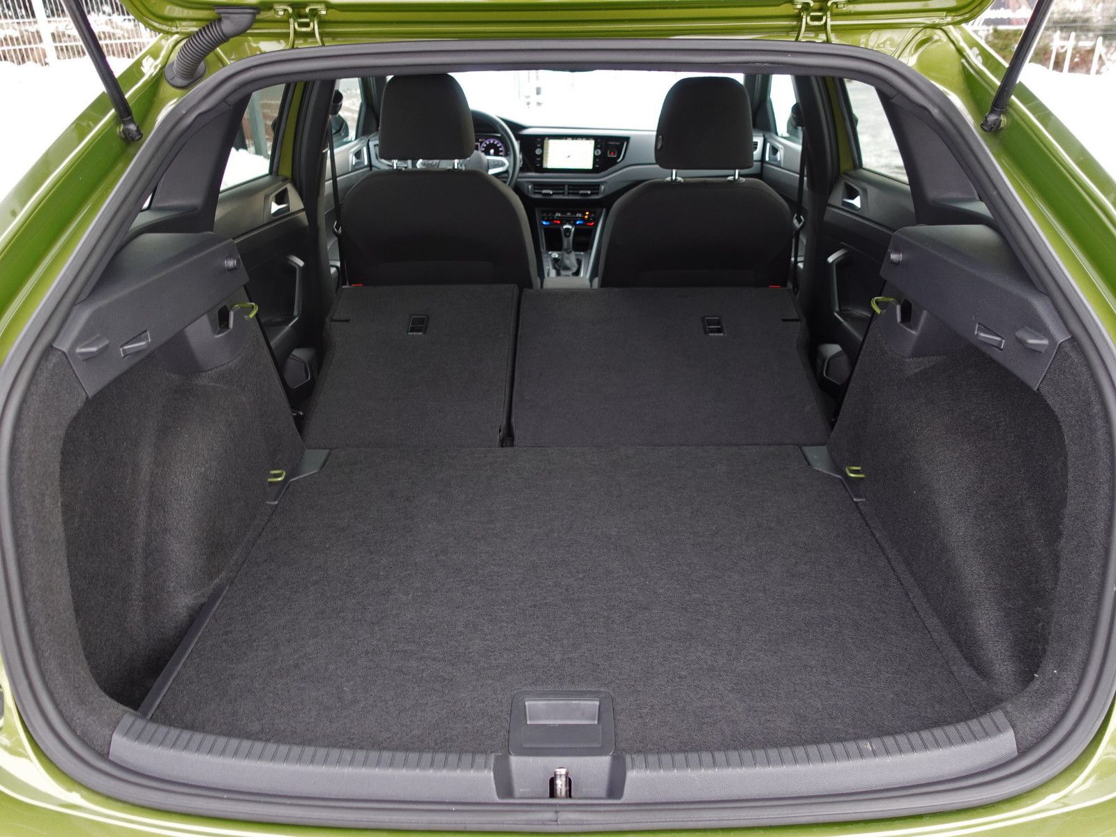 Fahrzeugabbildung Volkswagen Taigo 1.5 TSI DSG R-Line Black Style AHK Assist