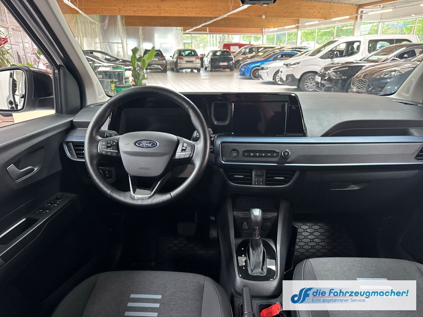 Fahrzeugabbildung Ford Tourneo Courier Active Navi ACC Klimaautom DAB S