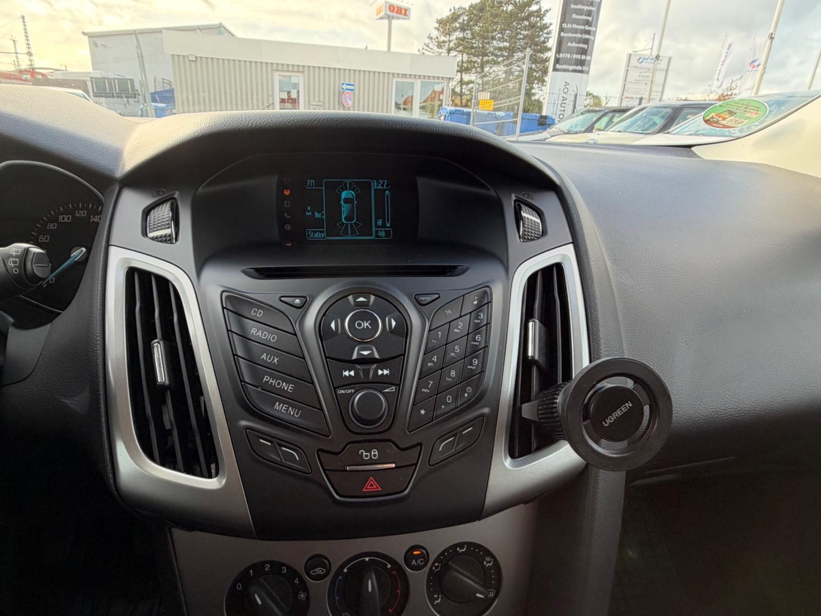 Ford Focus 2014 — photo 10